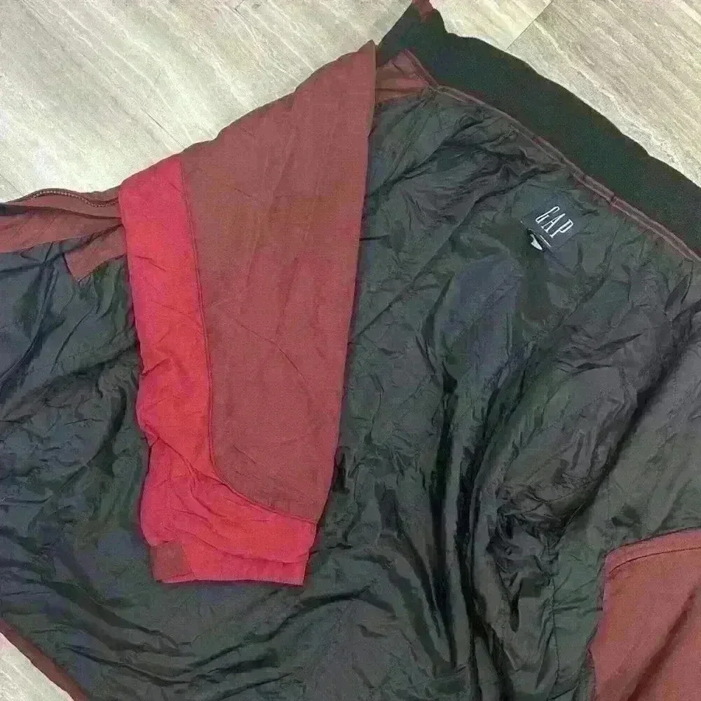Vintage Gap 2002 Jacket - Size L - 2-Tone Red - Packable Hood